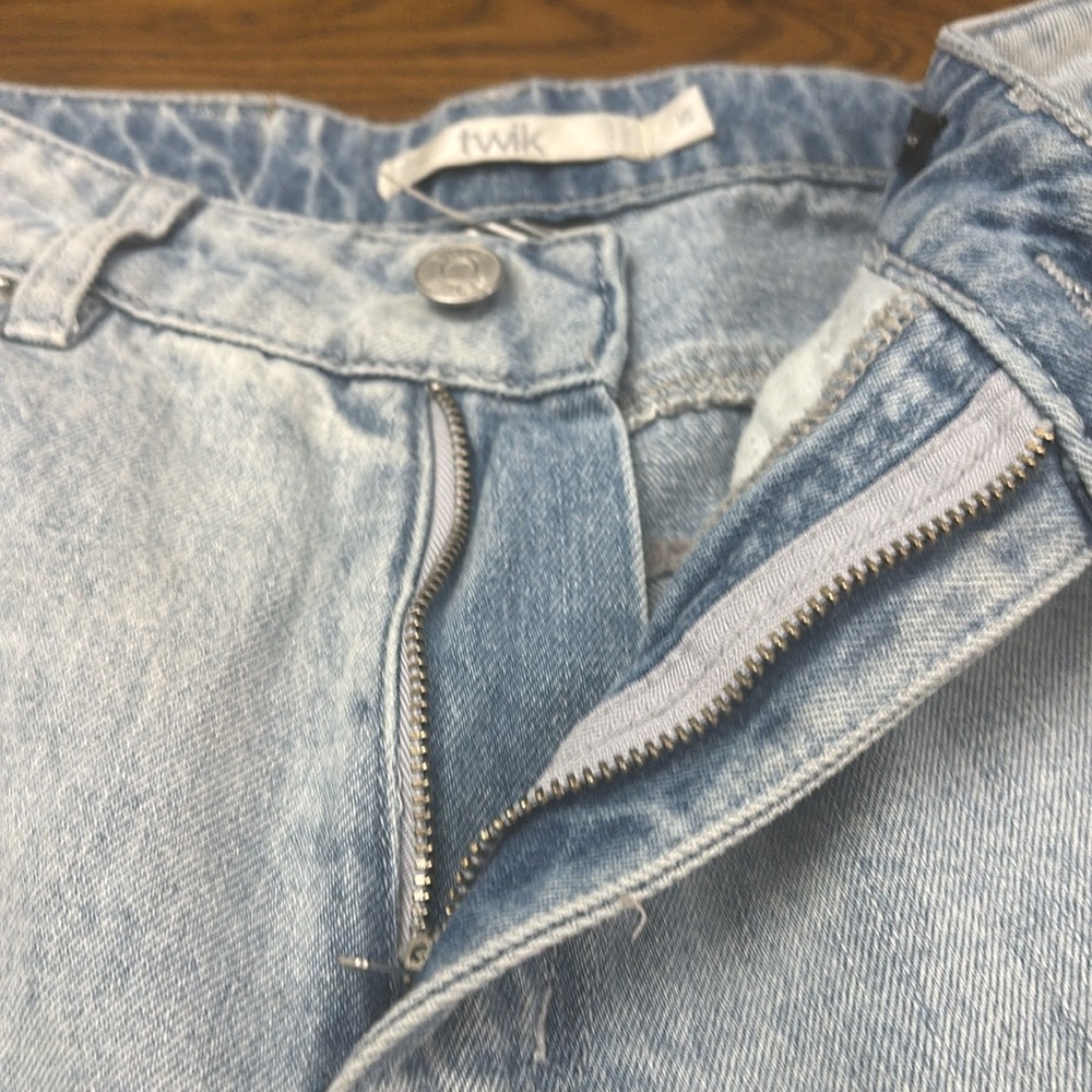 TWIK Old School Fit Denim High Rise - Picture 10 of 10